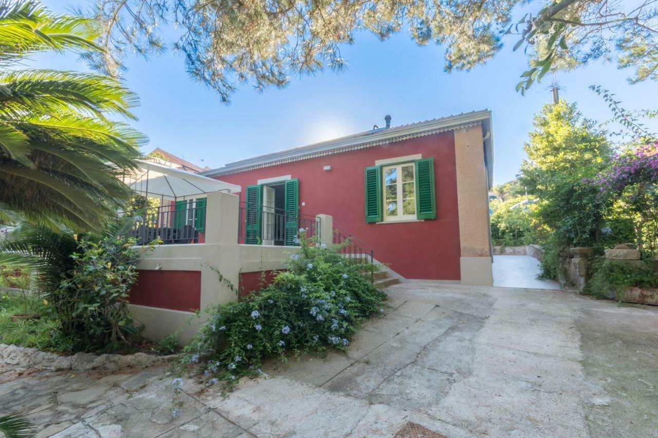 Giardino Labruto Apartment Messina Bagian luar foto