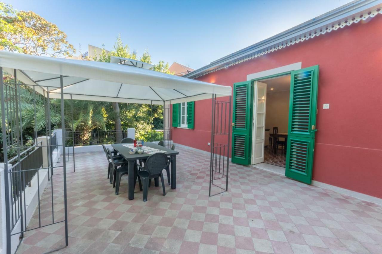 Giardino Labruto Apartment Messina Bagian luar foto
